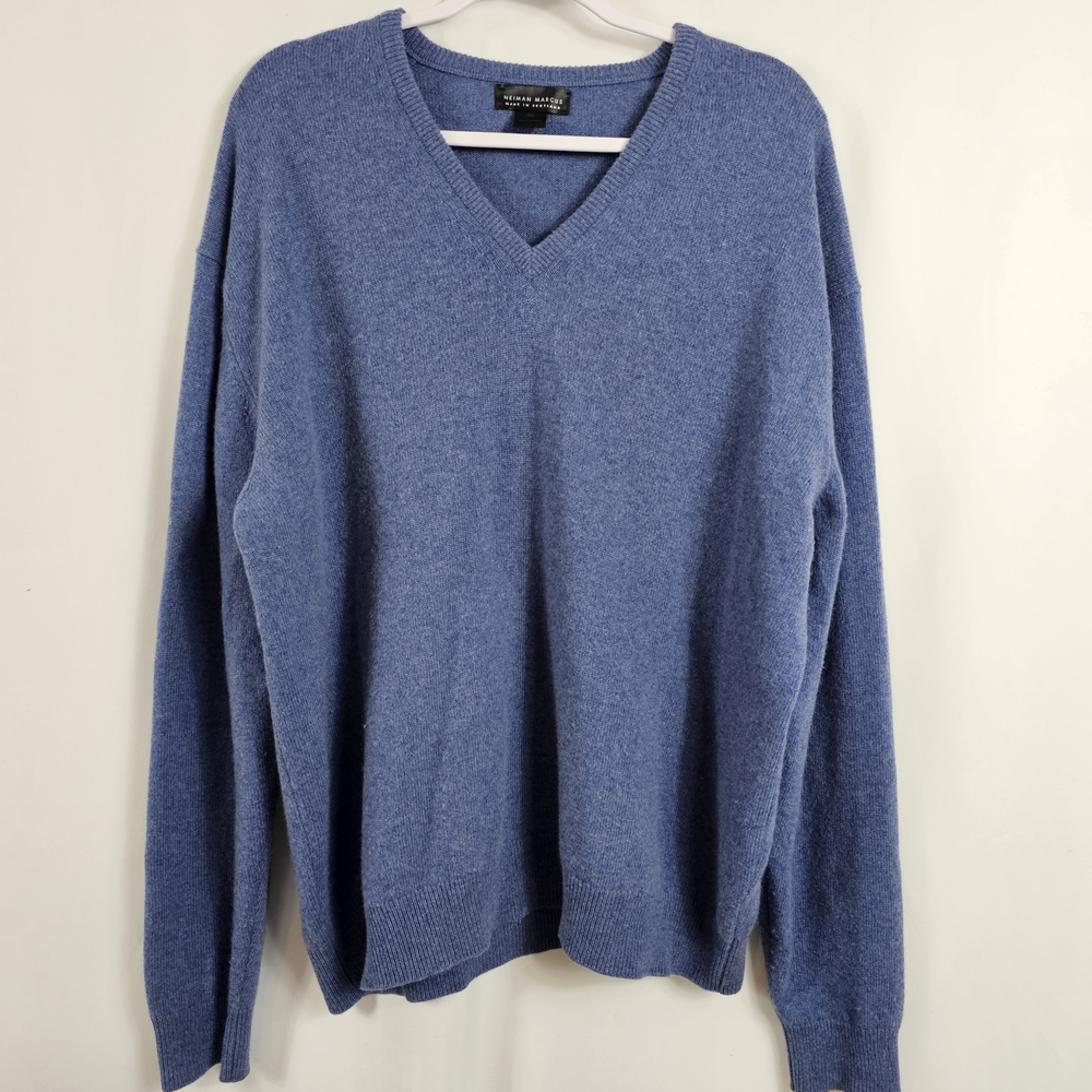 Neiman Marcus Made In Scottland Vneck Cashmere Sweater In Blue - Size XXL